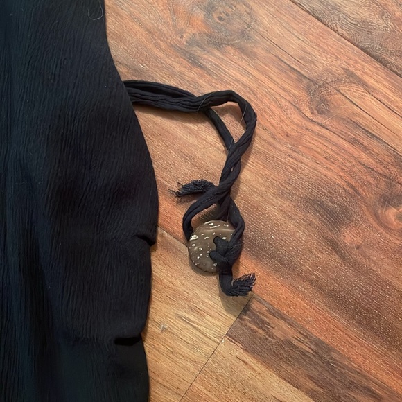 Pretty Nu-Look Crepe Sleeveless Maxi-Dress - Picture 2 of 5